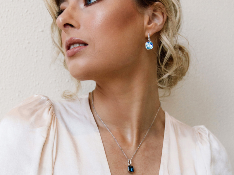 wearing-asscher-drop-earrings-asscher-jewellery-fashion-myjewellerystory-blog